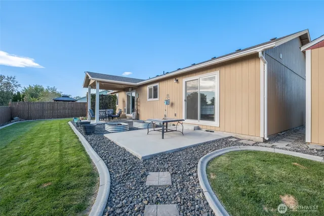 $399,900 | 52 Linda Ridge Loop, Ephrata, WA 98823
