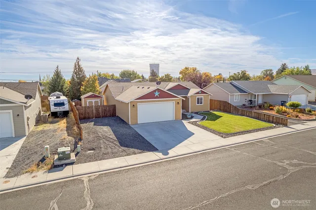 $399,900 | 52 Linda Ridge Loop, Ephrata, WA 98823