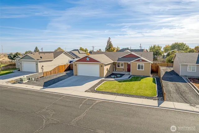 $399,900 | 52 Linda Ridge Loop, Ephrata, WA 98823