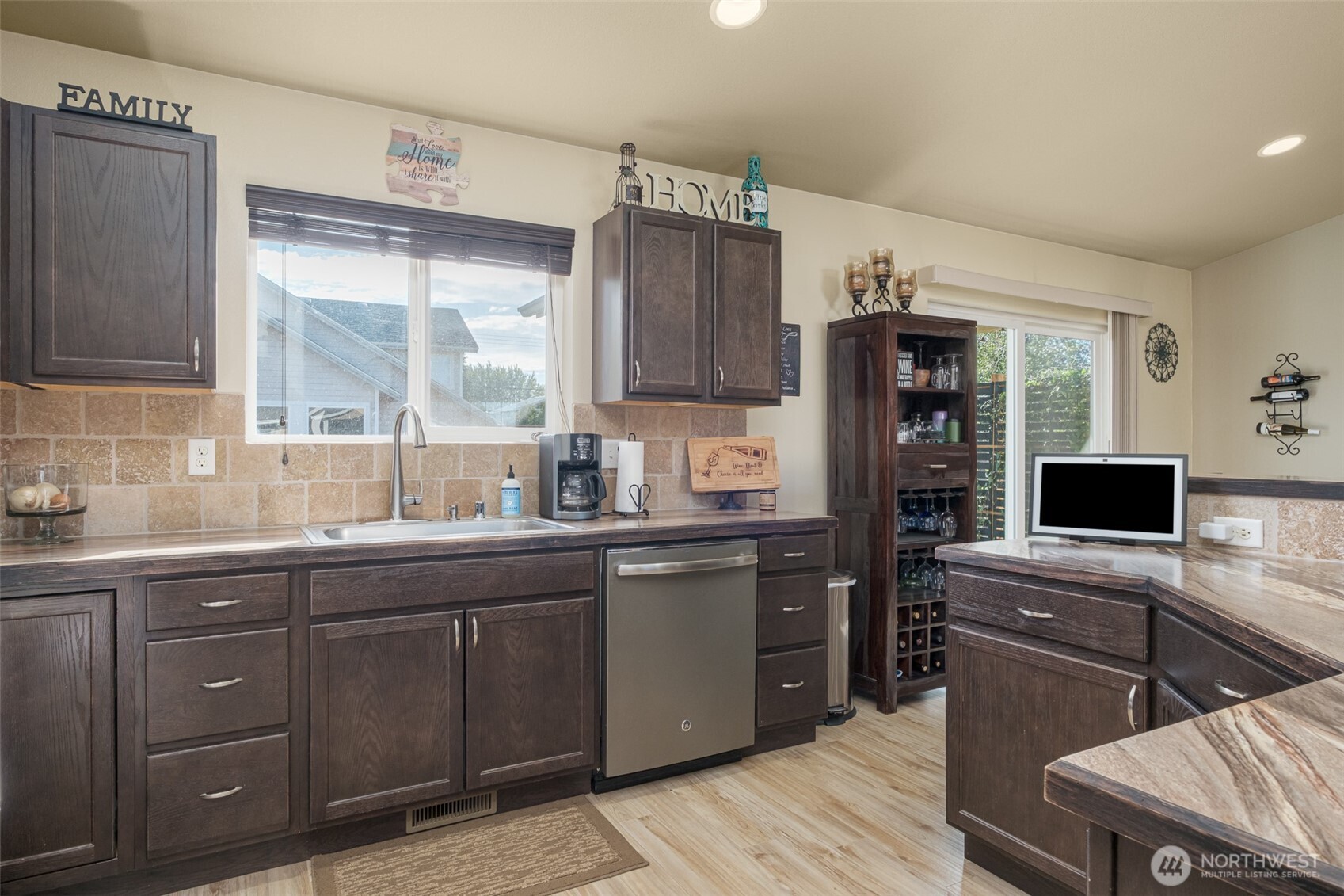 52 Linda Ridge Loop Ephrata, WA 98823 - Photo 10 of 40 a kitchen with a sink appliances and cabinets