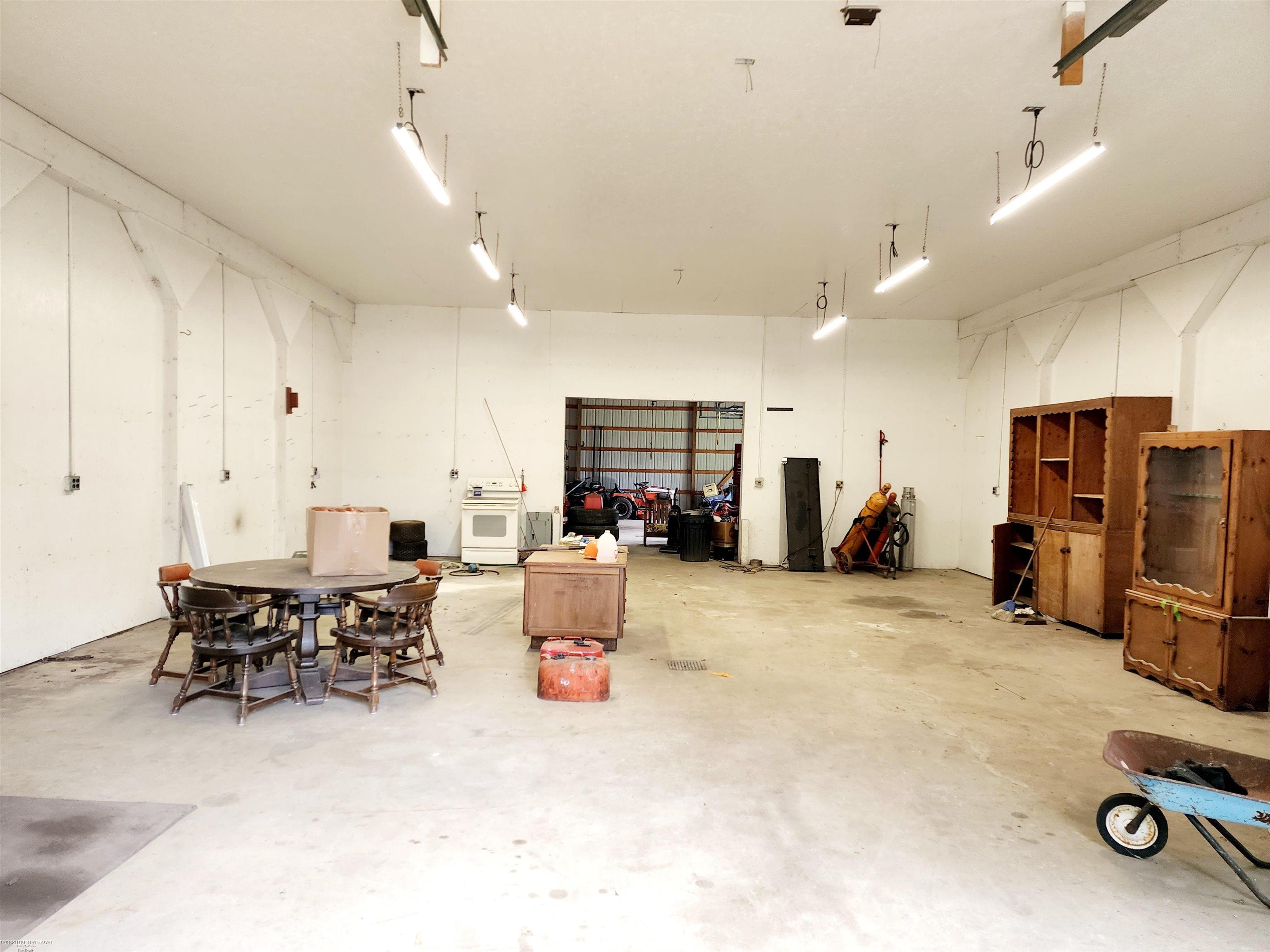 67920 Romeo Plank Road Ray, MI 48096 - Photo 25 of 65 50086727-24.JPG