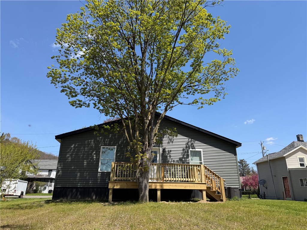 9 Whiting Street Bath, NY 14810 - Photo 4 of 48