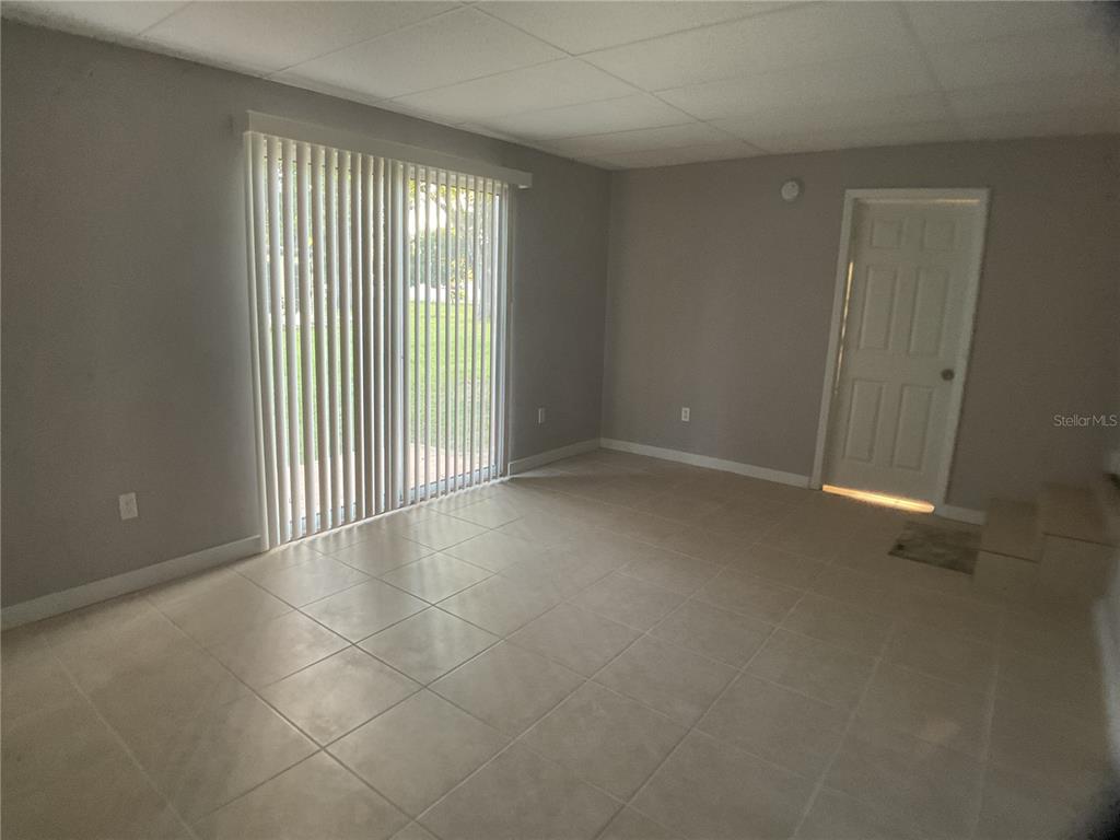 5038 Northeast Sandy Road Arcadia, FL 34266 - Photo 20 of 48 an empty room with windows