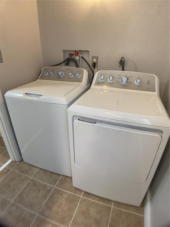 5038 Northeast Sandy Road Arcadia, FL 34266 - Photo 31 of 48 a utility room with dryer and washer