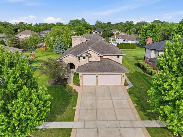 $629,900 | 408 Siesta Drive, New Lenox, IL 60451