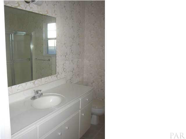 1080 Palisade Road Pensacola, FL 32504 - Photo 14 of 20 Bathroom 2