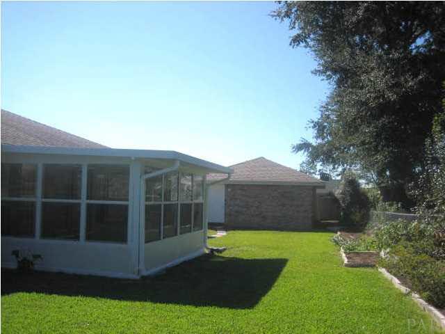 1080 Palisade Road Pensacola, FL 32504 - Photo 20 of 20 Beautifully landscaped backyard