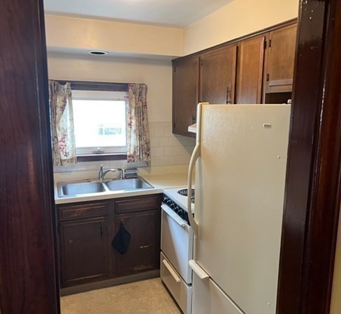 57 Mott Street Fall River, MA 02721 - Photo 5 of 29