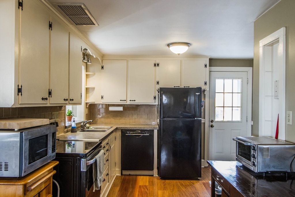 38 Park Terrace Road Worcester, MA 01604 - Photo 11 of 26 Gallery Image 11