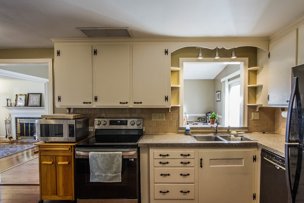 38 Park Terrace Road Worcester, MA 01604 - Photo 12 of 26 Gallery Image 12