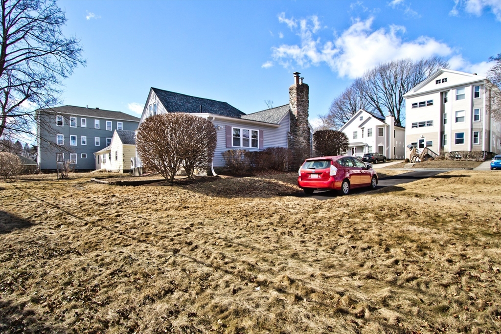 38 Park Terrace Road Worcester, MA 01604 - Photo 5 of 26 Gallery Image 5