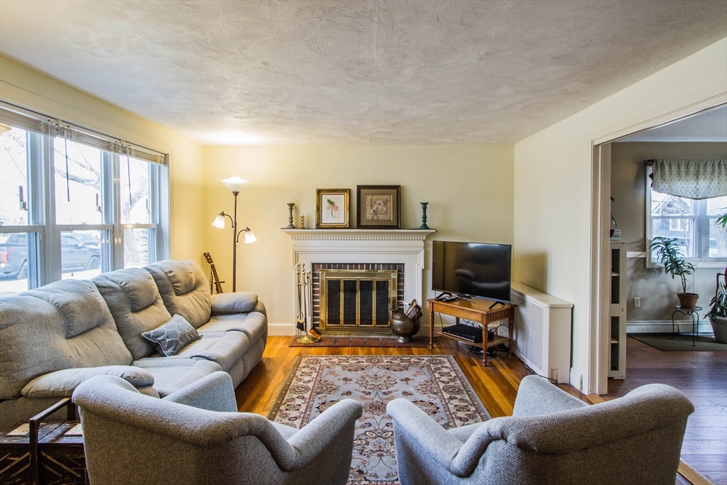 38 Park Terrace Road Worcester, MA 01604 - Photo 6 of 26 Gallery Image 6