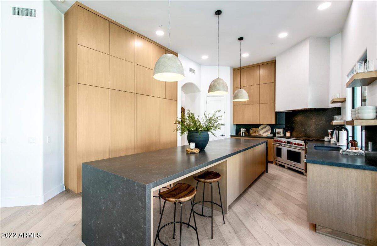 5316 East Royal View Drive South Phoenix, AZ 85018 - Photo 11 of 51 21-5316 E Royal View Dr 15