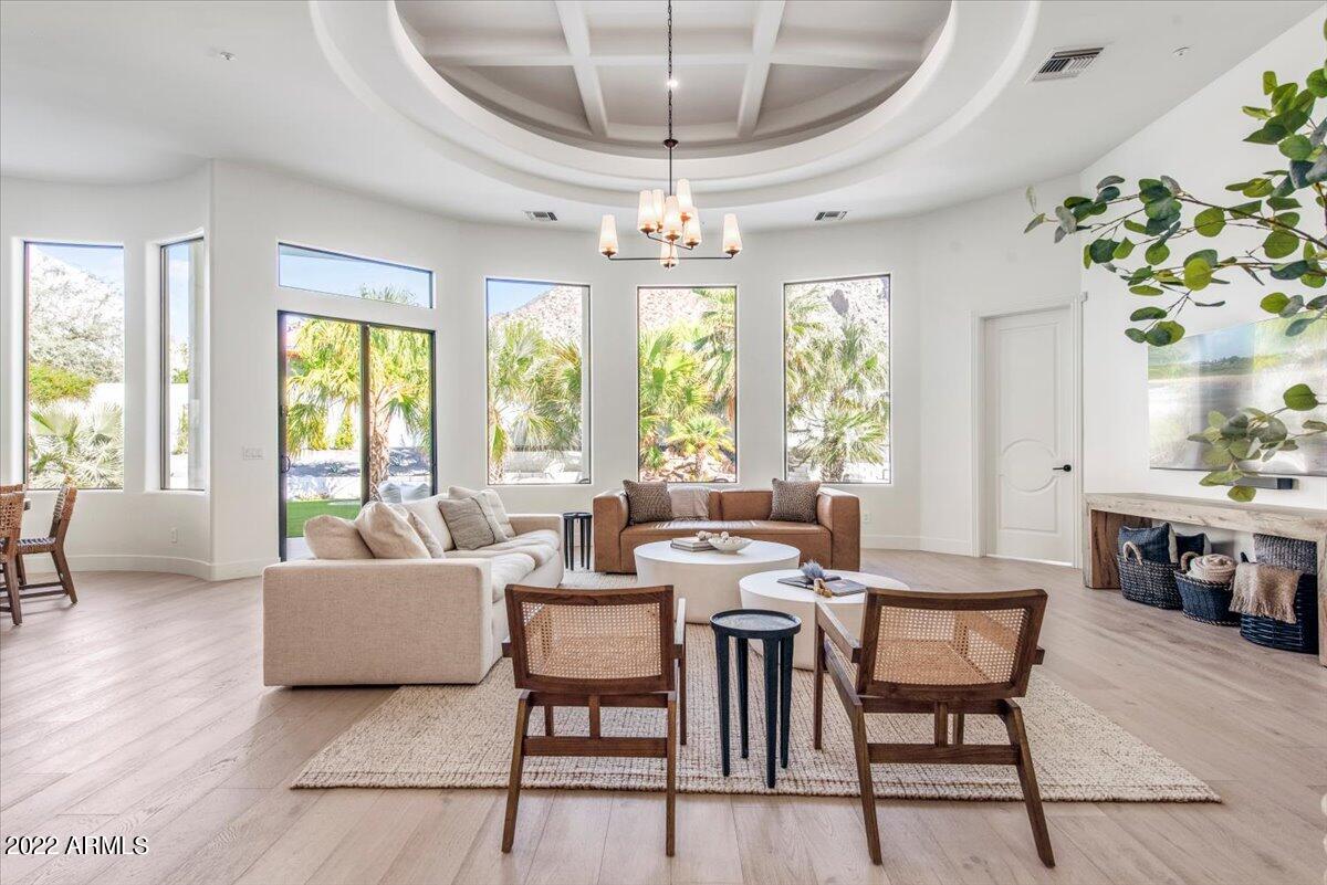 5316 East Royal View Drive South Phoenix, AZ 85018 - Photo 19 of 51 30-5316 E Royal View Dr 09