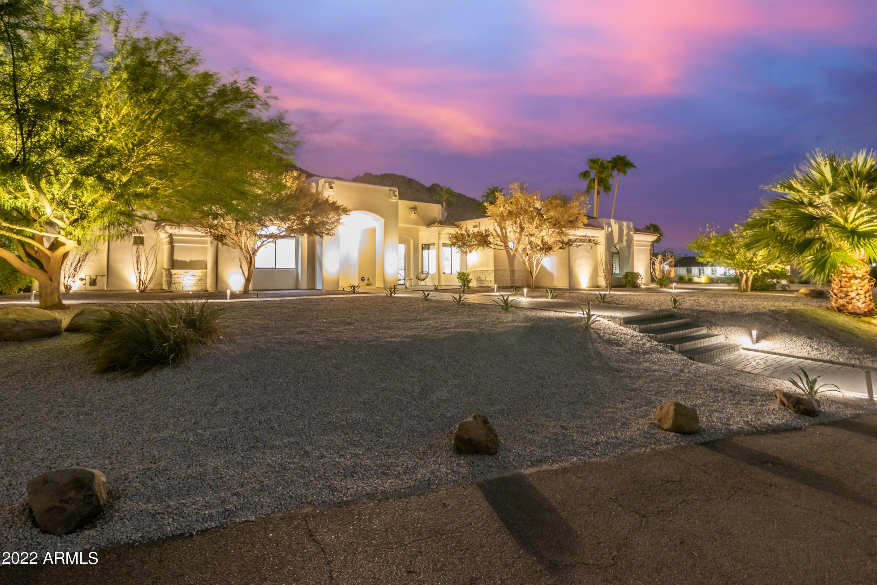 5316 East Royal View Drive South Phoenix, AZ 85018 - Photo 2 of 51 03 - Royal View