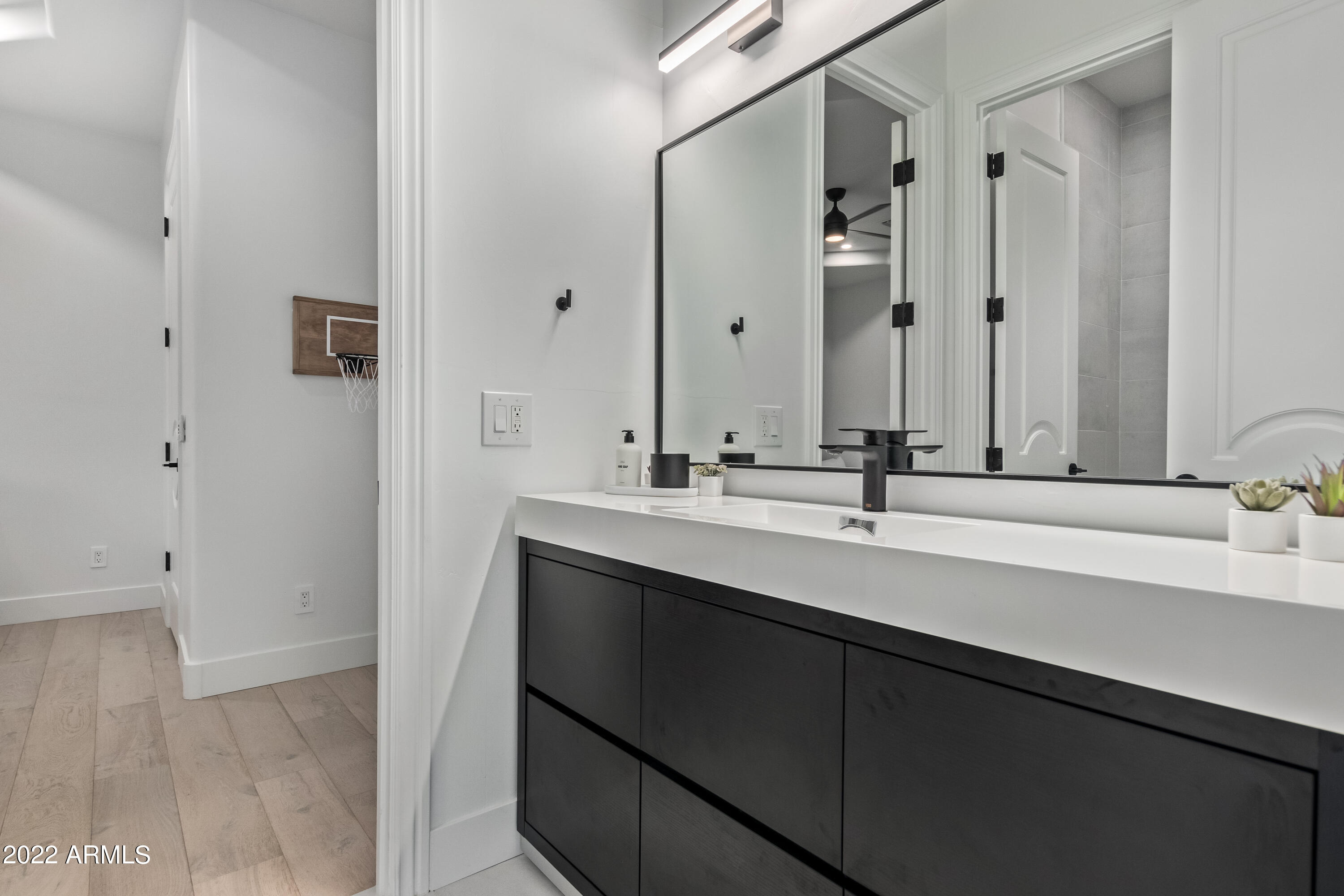 5316 East Royal View Drive South Phoenix, AZ 85018 - Photo 30 of 51 46 - Royal View