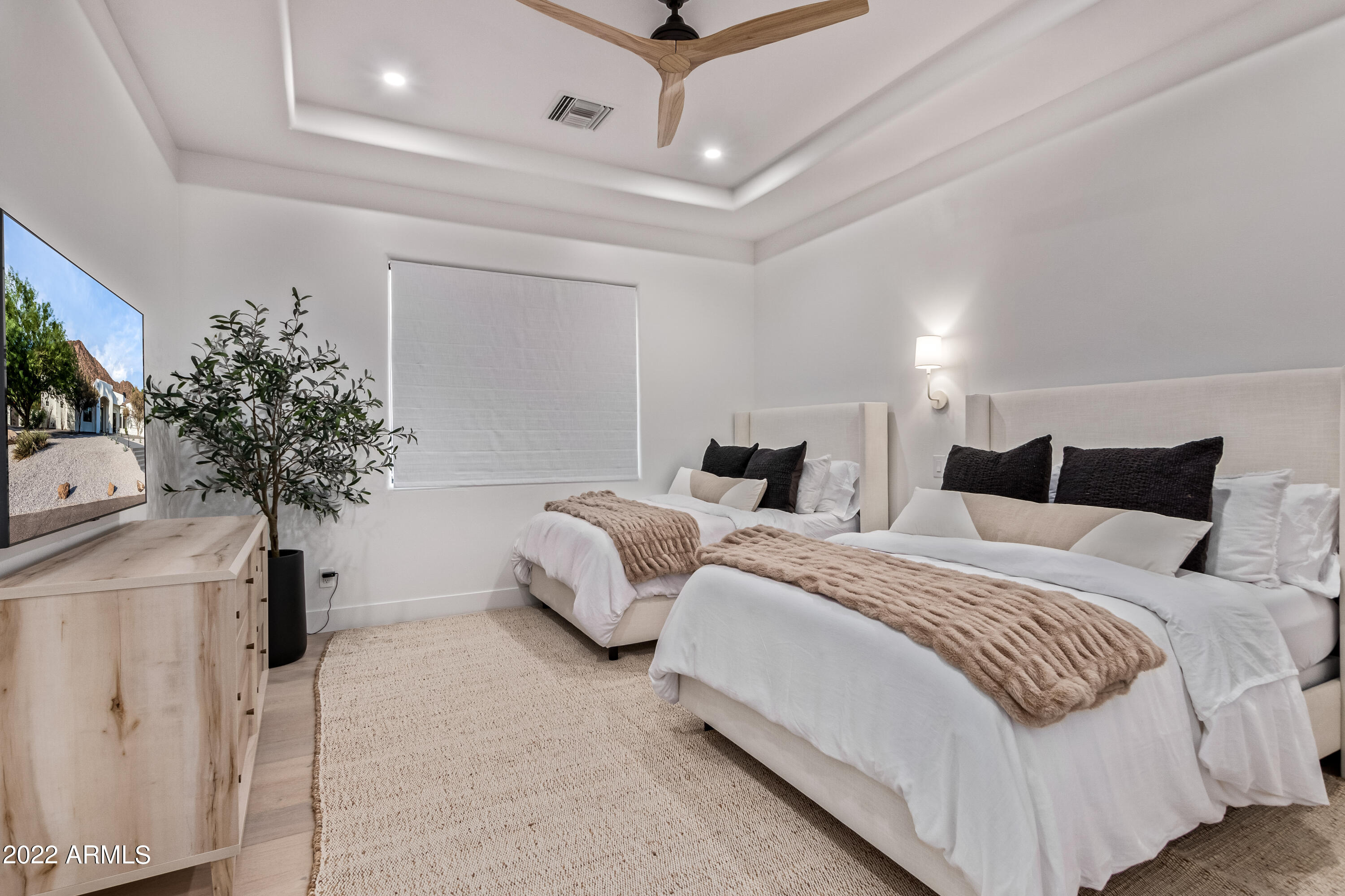 5316 East Royal View Drive South Phoenix, AZ 85018 - Photo 31 of 51 48 - Royal View