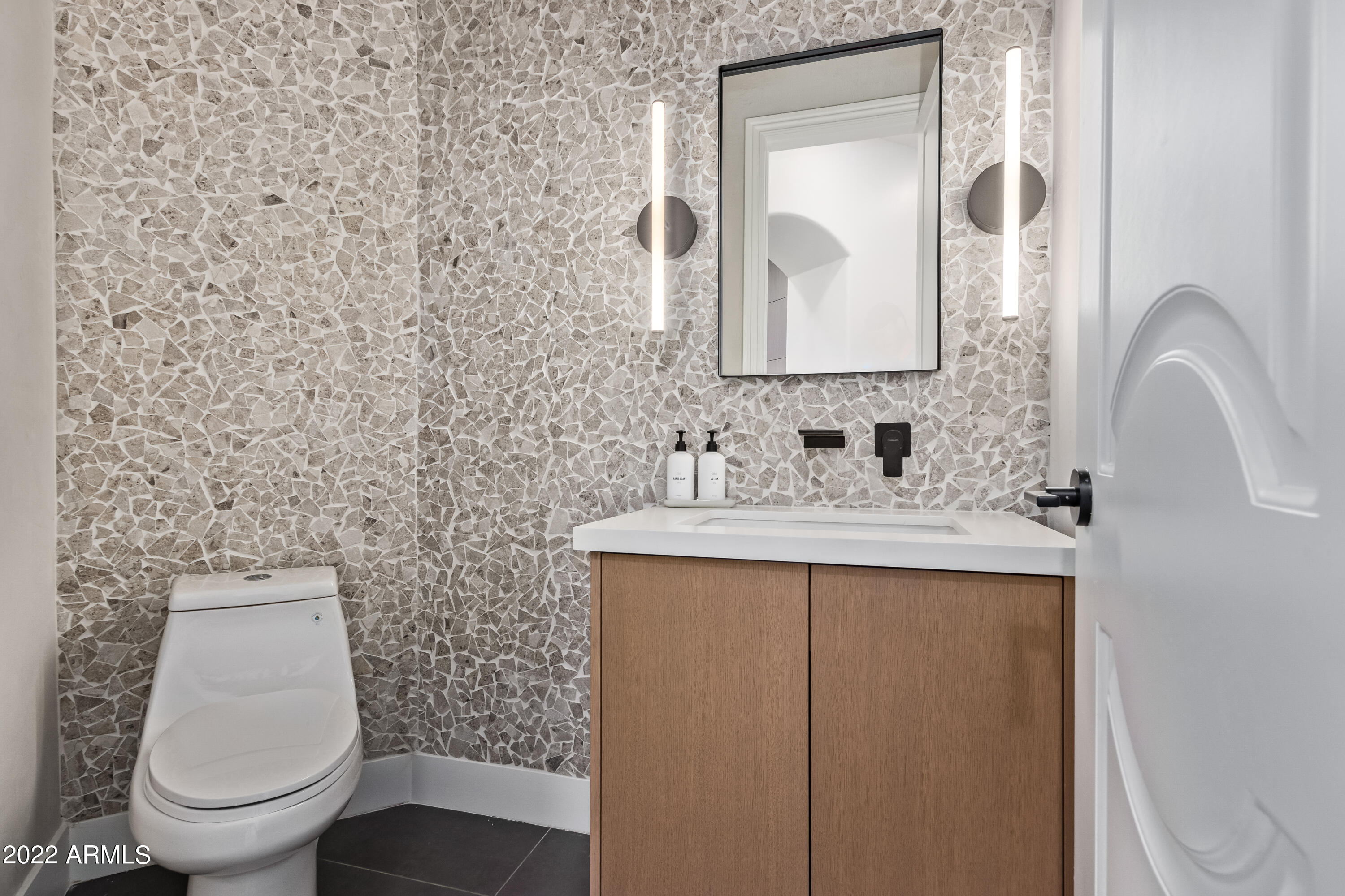 5316 East Royal View Drive South Phoenix, AZ 85018 - Photo 33 of 51 50 - Royal View