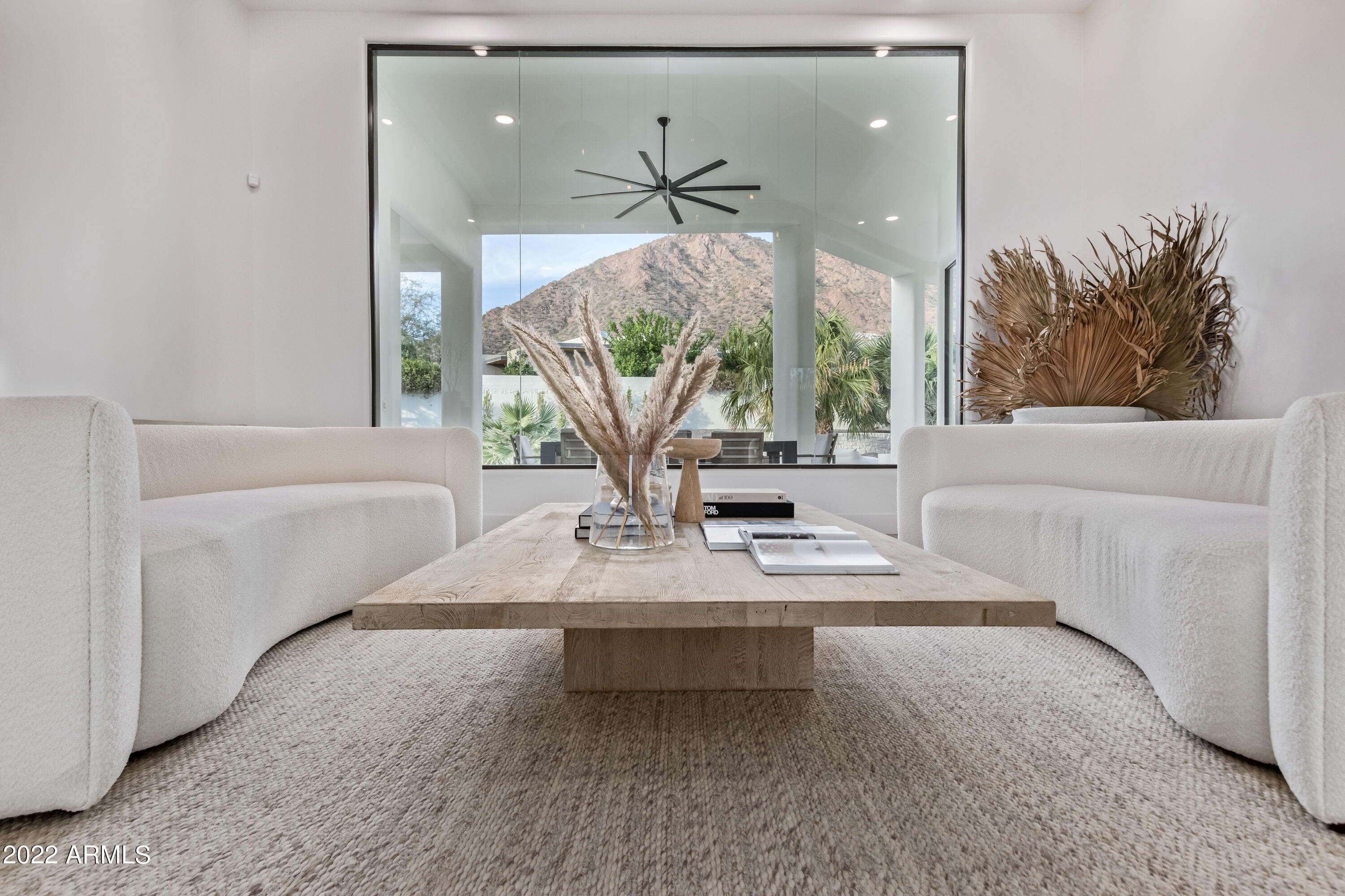 5316 East Royal View Drive South Phoenix, AZ 85018 - Photo 8 of 51 19 - Royal View