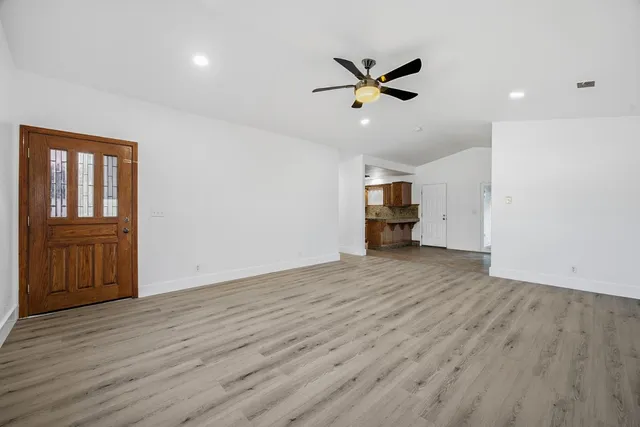 $352,500 | 306 East Tulare Road, Lindsay, CA 93247