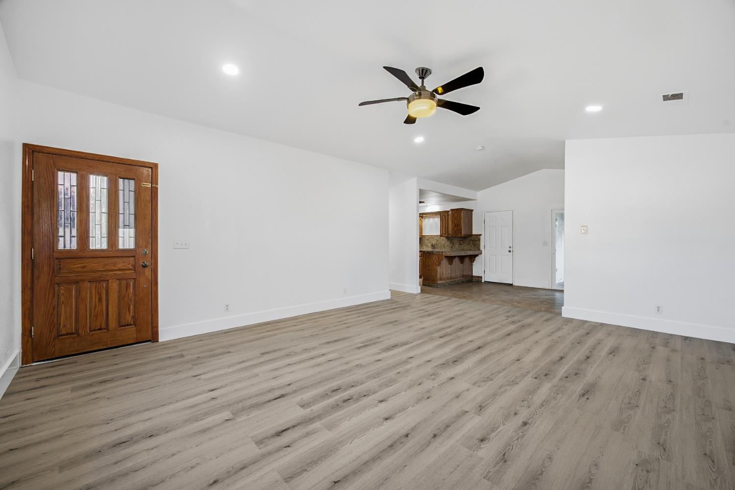 306 East Tulare Road Lindsay, CA 93247 - Photo 12 of 39