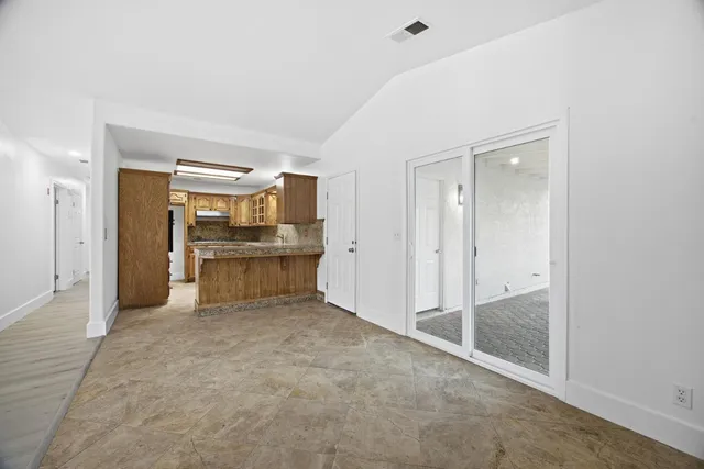 $352,500 | 306 East Tulare Road, Lindsay, CA 93247