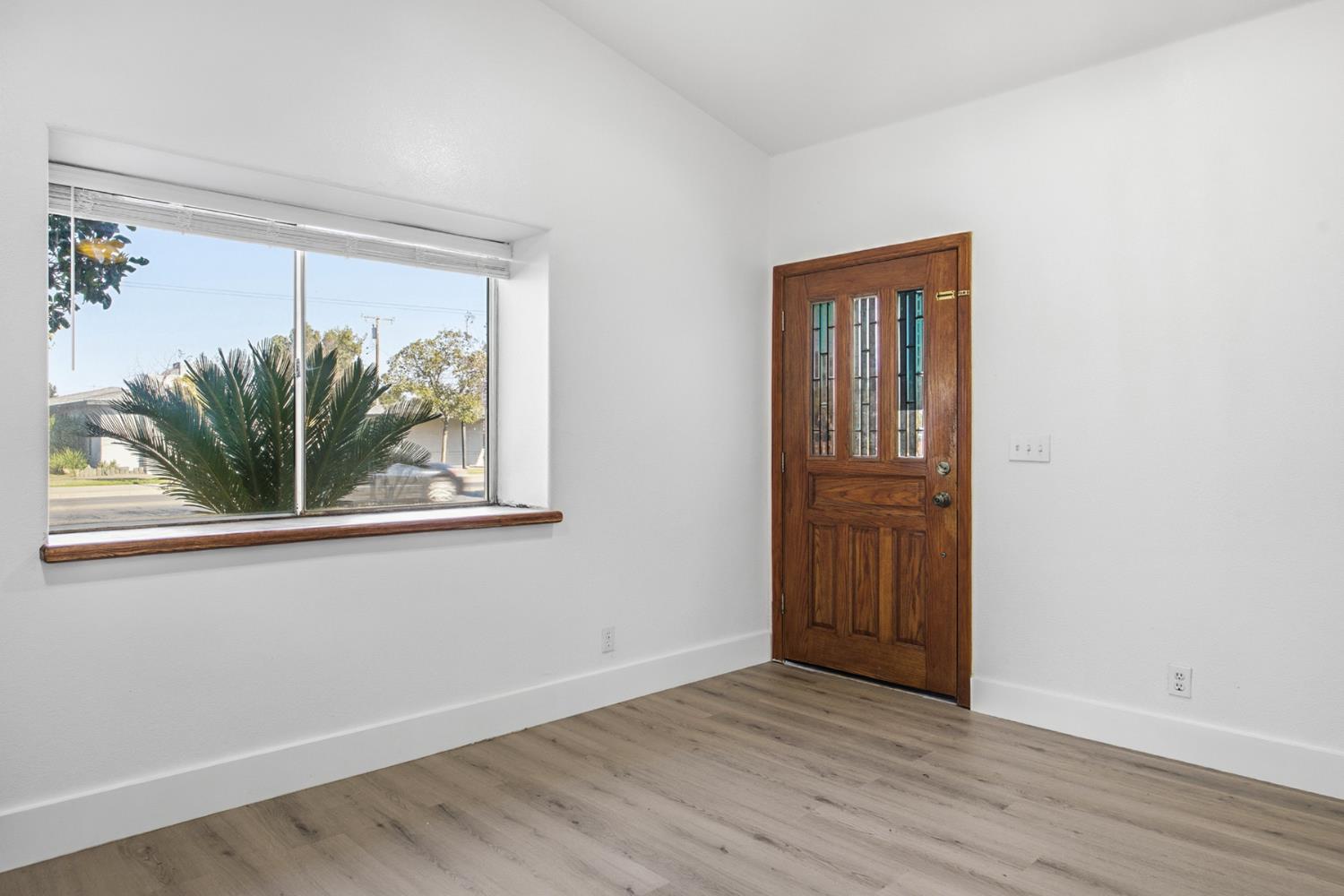 306 East Tulare Road Lindsay, CA 93247 - Photo 8 of 39