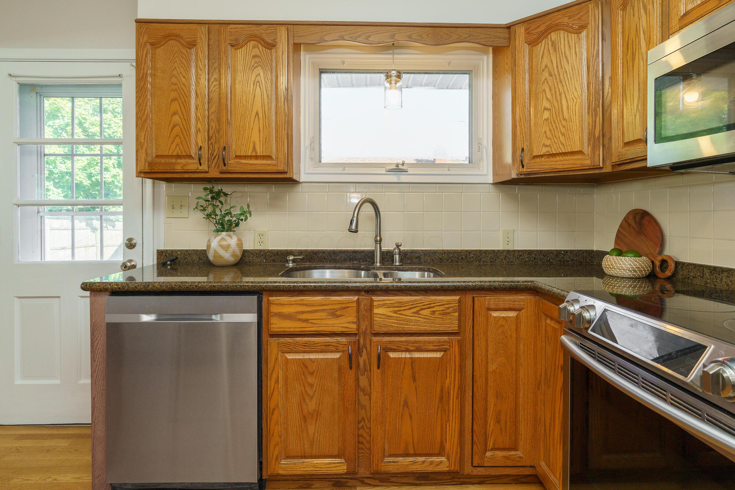2150 Edgevale Road Columbus, OH 43221 - Photo 14 of 52 2150 Edgevale Rd interiors-22
