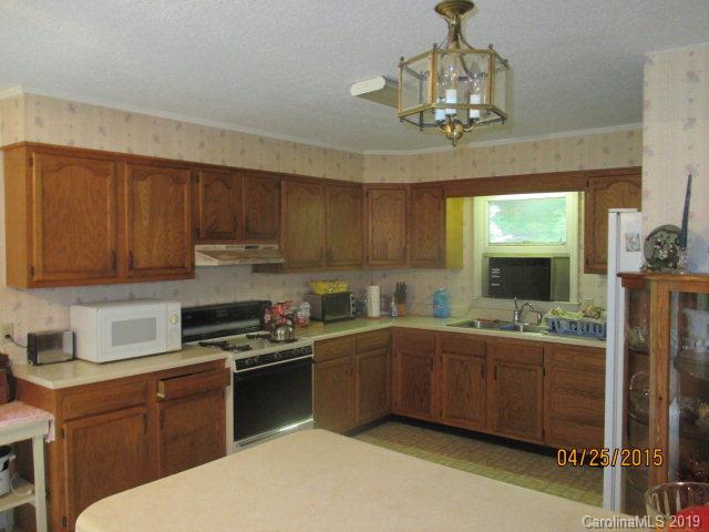530 Locust Cove Road Marion, NC 28752 - Photo 8 of 33 Gallery Image 8