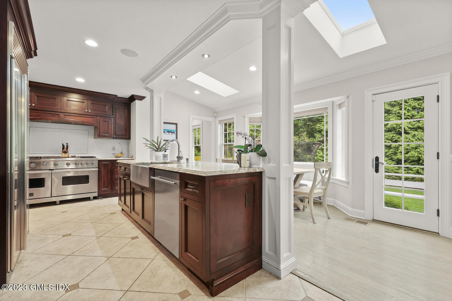 26 Twin Lakes Lane Riverside, CT 06878 - Photo 14 of 38 kitchen2