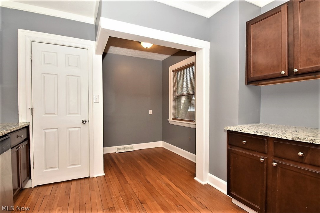 951 Rushleigh Road Cleveland Heights, OH 44121 - Photo 10 of 27