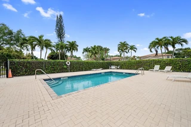 $398,000 | 4451 Willow Pond Road, Unit B, West Palm Beach, FL 33417