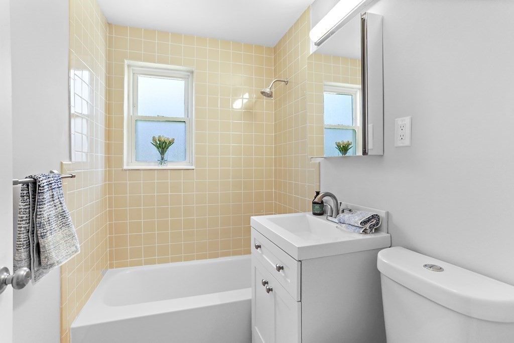 12 Jacqueline Road, Unit C Waltham, MA 02452 - Photo 10 of 21