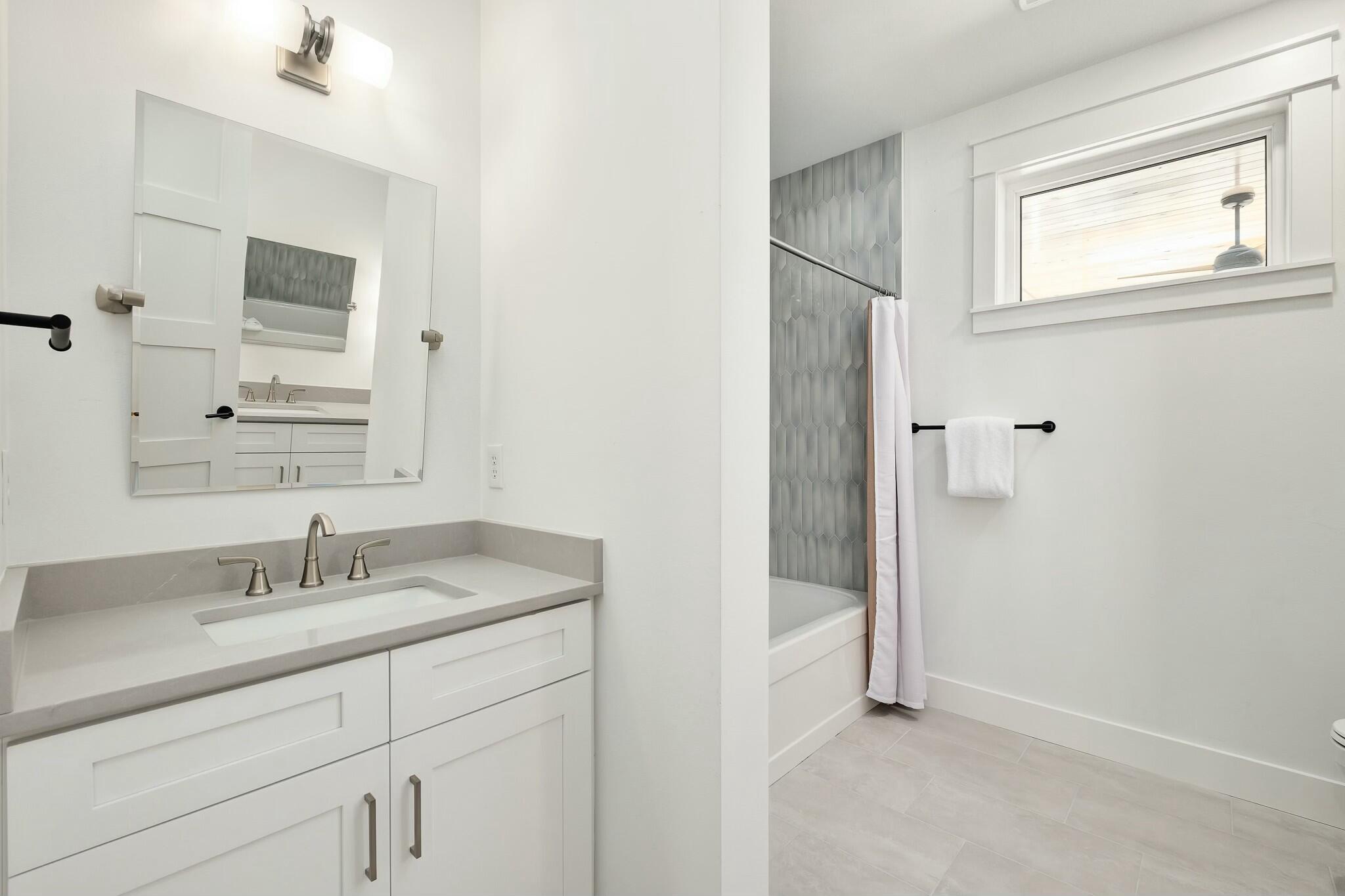 58 Santa Clara Street Santa Rosa Beach, FL 32459 - Photo 33 of 78 Bathroom 5 With tub