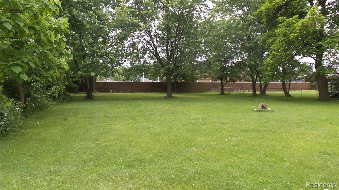 5636 Noll Street Sterling Heights, MI 48310 - Photo 24 of 24 20160607_115044_resized.jpg
