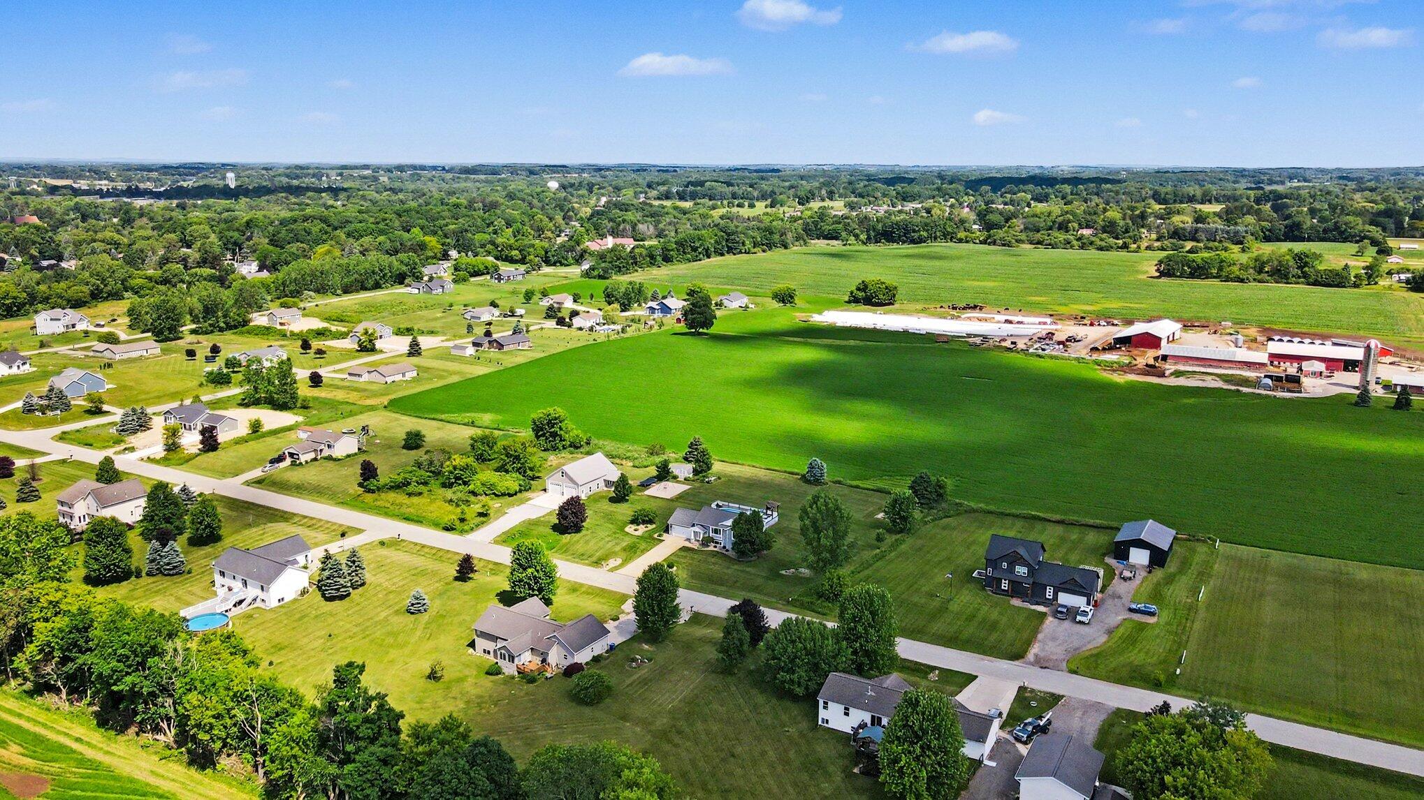 4913 Daisy Way Fremont, MI 49412 - Photo 43 of 48 040_file_3990