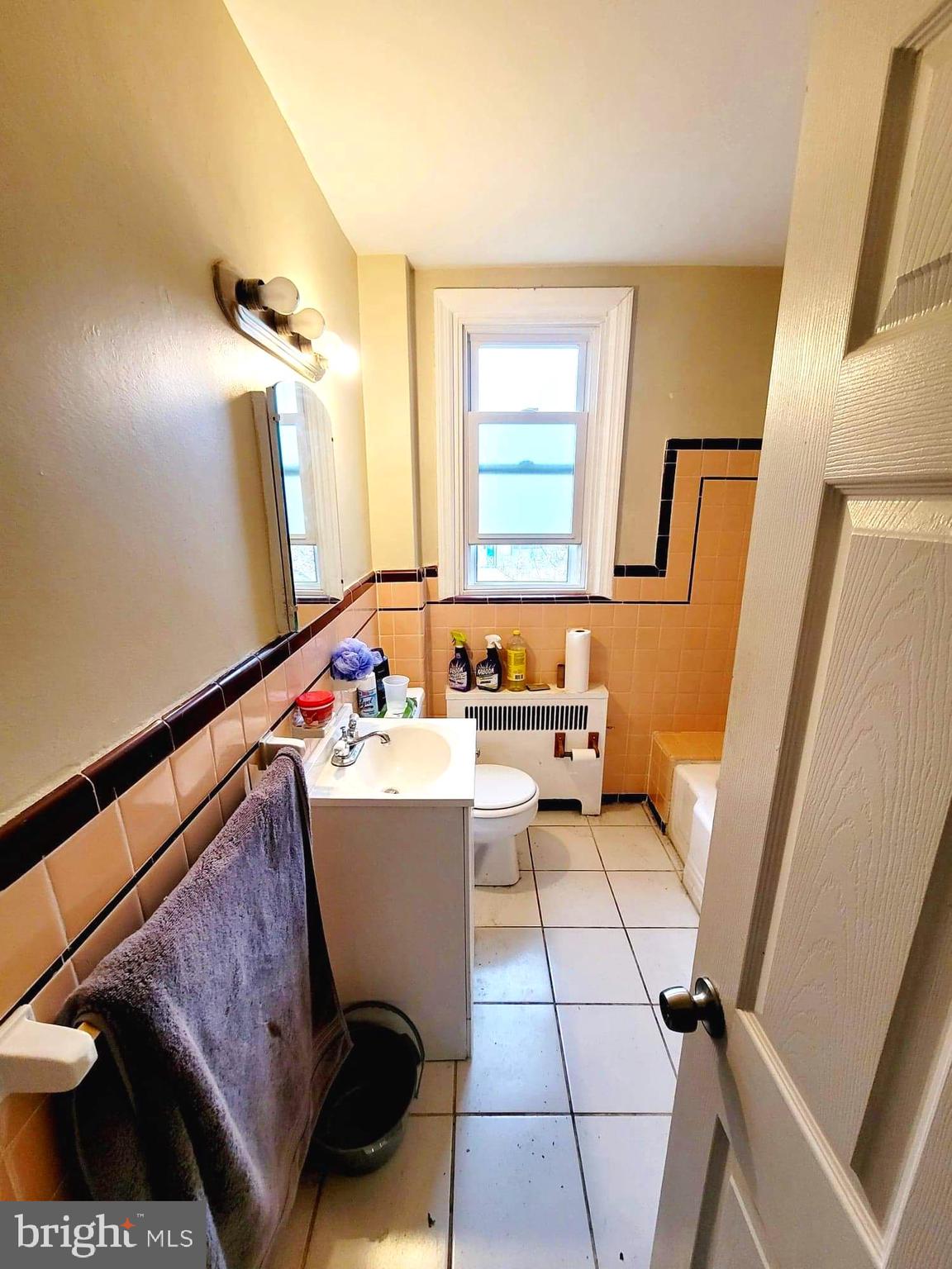 4634 Decatur Street Philadelphia, PA 19136 - Photo 5 of 15 1st fl Bathroom