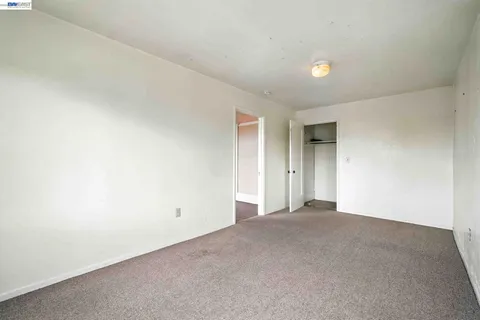 $499,000 | 556-558 Alcatraz Avenue, Oakland, CA 94609