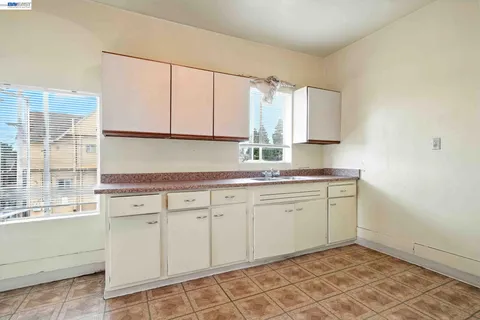 $499,000 | 556-558 Alcatraz Avenue, Oakland, CA 94609