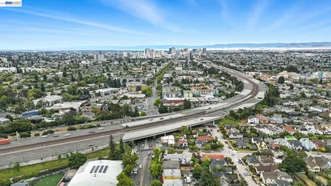 $499,000 | 556-558 Alcatraz Avenue, Oakland, CA 94609
