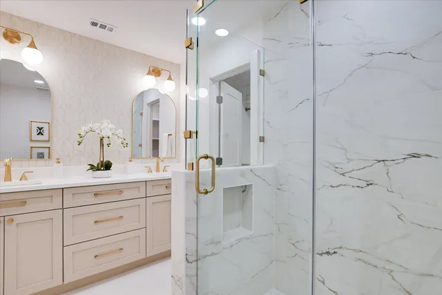 $719,900 | 8300 Washita Drive, Austin, TX 78749