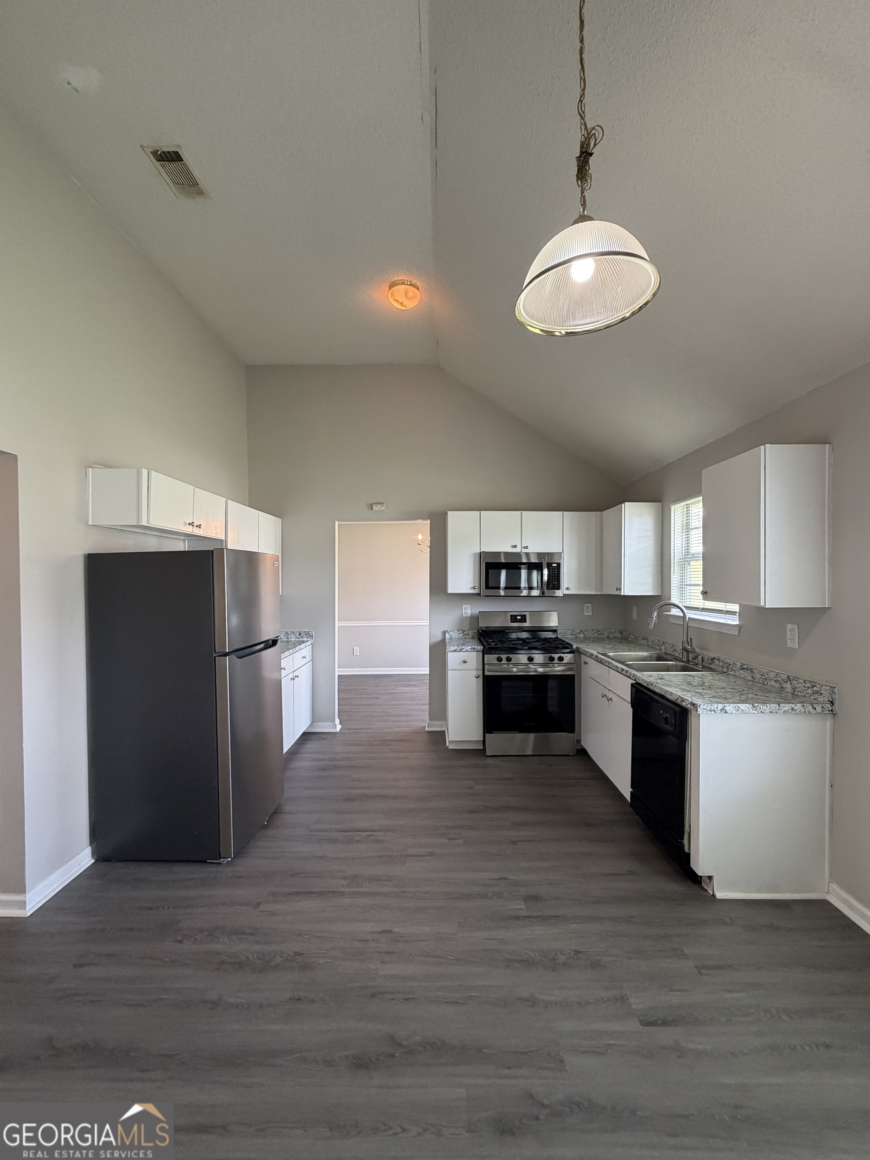 10744 Misty Meadows Court Hampton, GA 30228 - Photo 10 of 22
