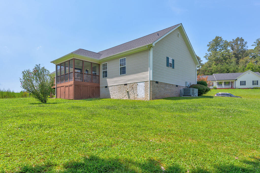518 Howard Leonard Road Ringgold, GA 30736 - Photo 3 of 40 518HowardLeonard-19