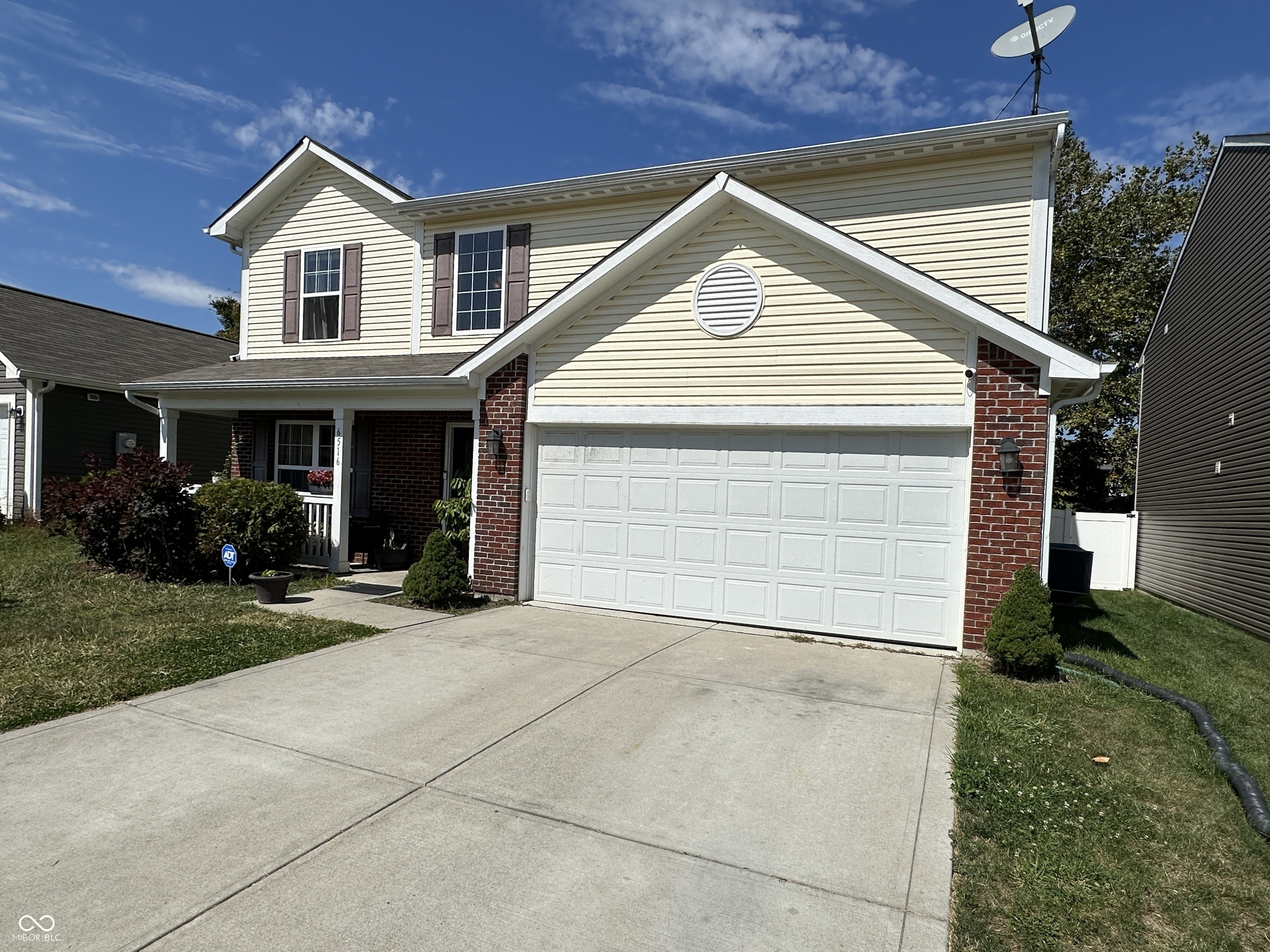 6516 Emerald Xing Way Indianapolis, IN 46221 - Photo 3 of 26