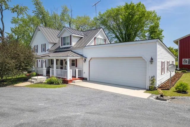 $1,499,000 | 640 Orchard Drive, Bridport, VT 05734