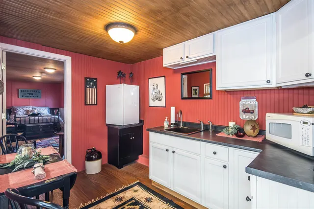 $1,499,000 | 640 Orchard Drive, Bridport, VT 05734