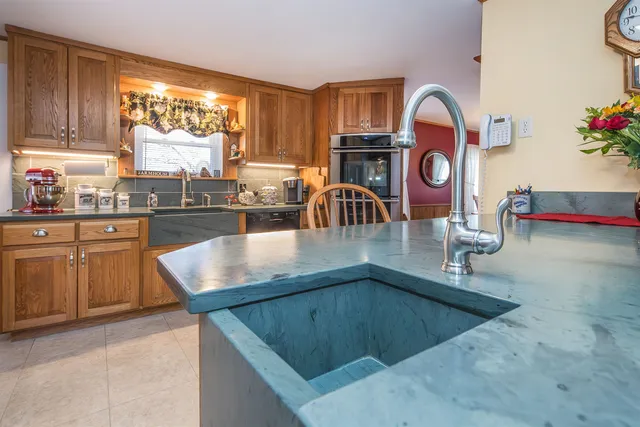 $1,499,000 | 640 Orchard Drive, Bridport, VT 05734