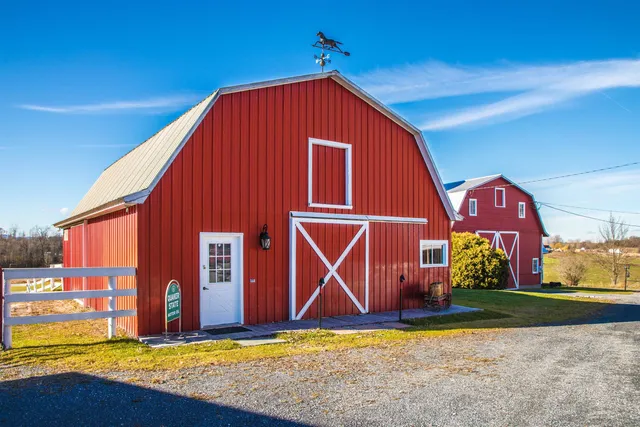 $1,499,000 | 640 Orchard Drive, Bridport, VT 05734