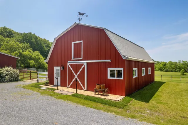 $1,499,000 | 640 Orchard Drive, Bridport, VT 05734