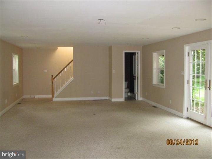 118 Bortondale Road Media, PA 19063 - Photo 4 of 12 Living Room